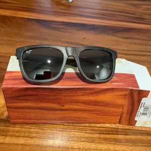 NWT NIB Maui Jim Talk Story Sunglasses tor…
